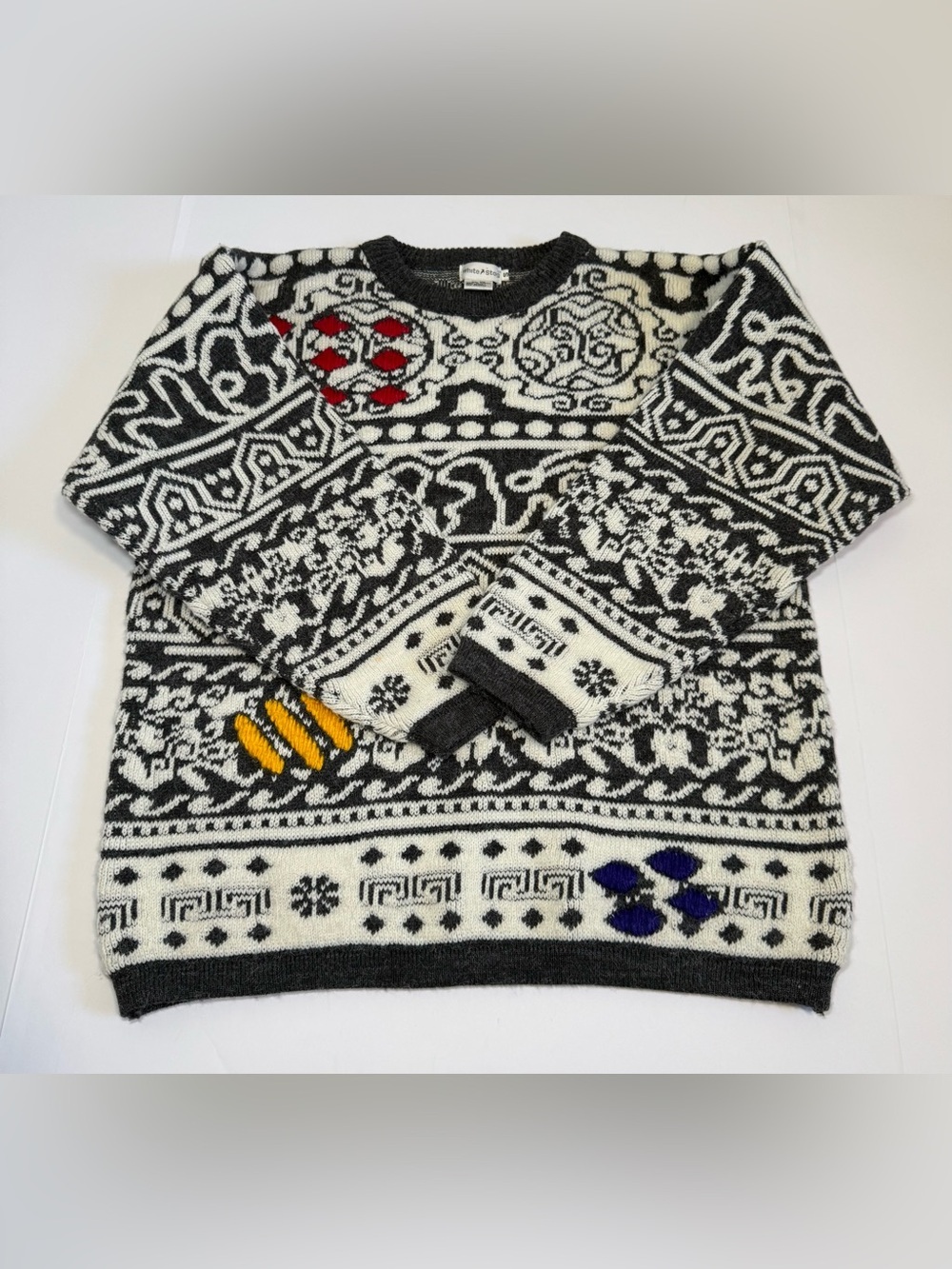 Vintage 1980s abstract geometric White Stag sweater size s